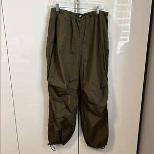 H&M Khaki Green Cotton Parachute Technical Pants, Size L